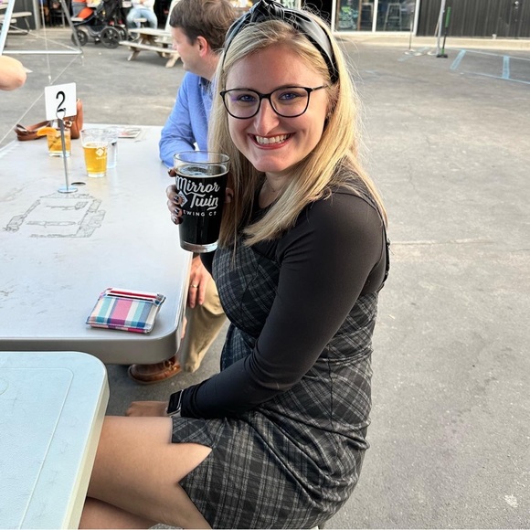 Meet your Posher, Jenna B. - Picture 1 of 5